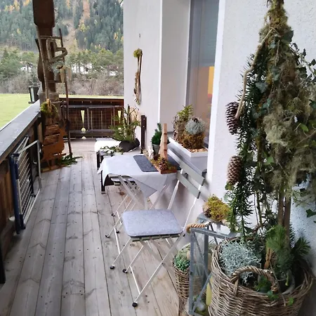 Schmid Apartman *